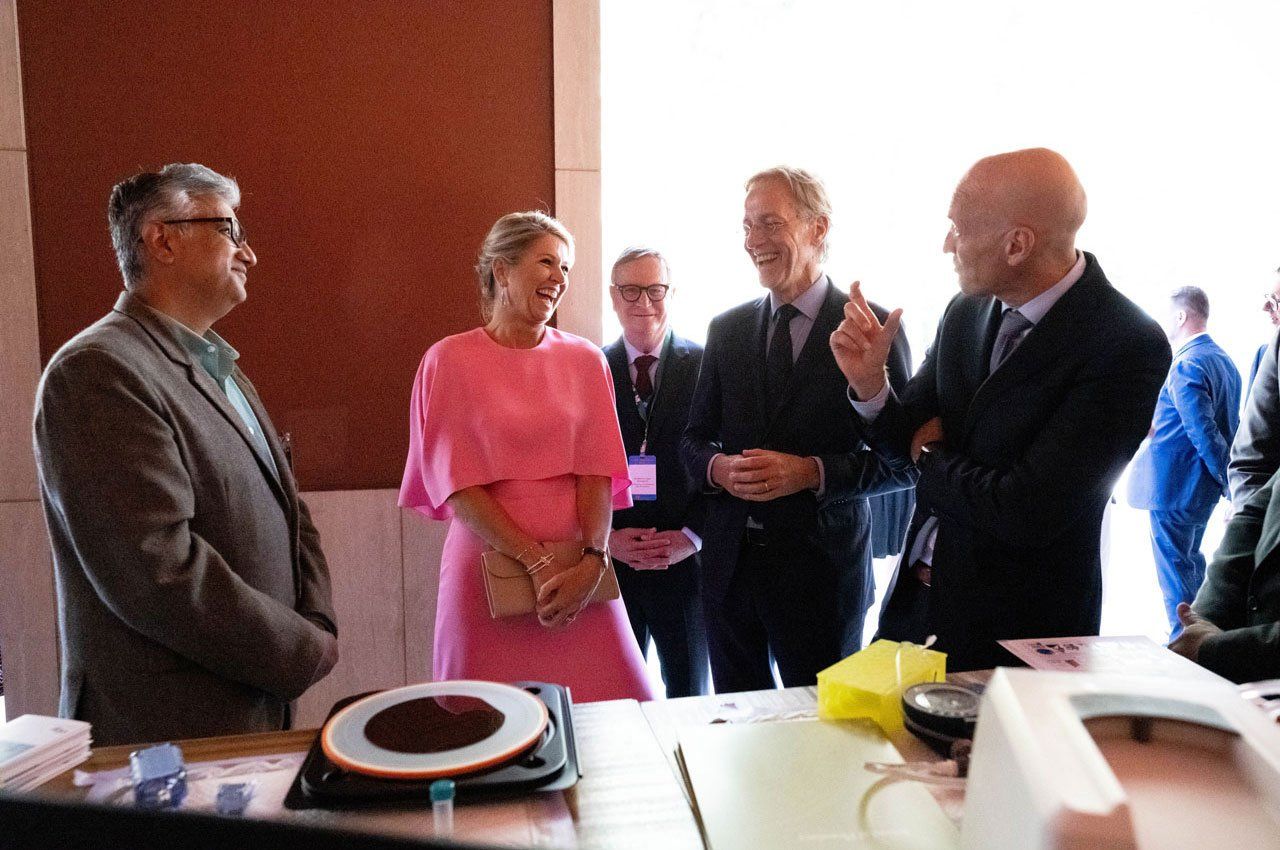 From left to right: UCSF’s Shuvo Roy, PhD, inventor of the artificial kidney, Chancellor Sam Hawgood, Queen Máxima, Ernst Kuipers, Minister of Health, Welfare and Sport, and Robbert Dijkgraaf, Minister of Education Culture and Science in the Netherlands.