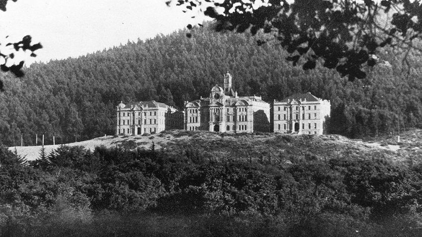 UC Affiliated Colleges building circa 1900-1910